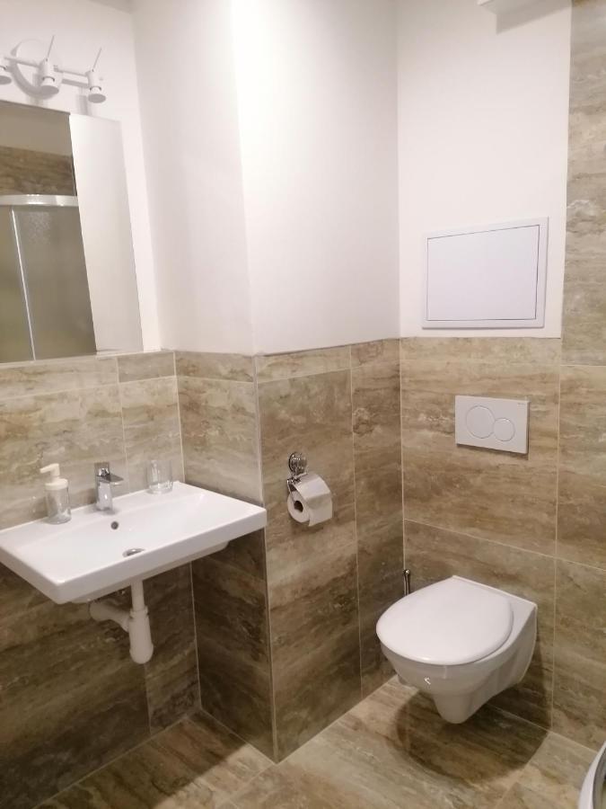 Brand New Studio Apartment # 45 With Free Parking In The City Center Prag Exteriör bild